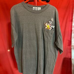 Gray Short Sleeve Tee with Colorful Graphic